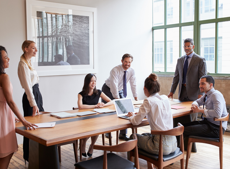 ¿Cómo trabajar con un jefe adicto al trabajo?